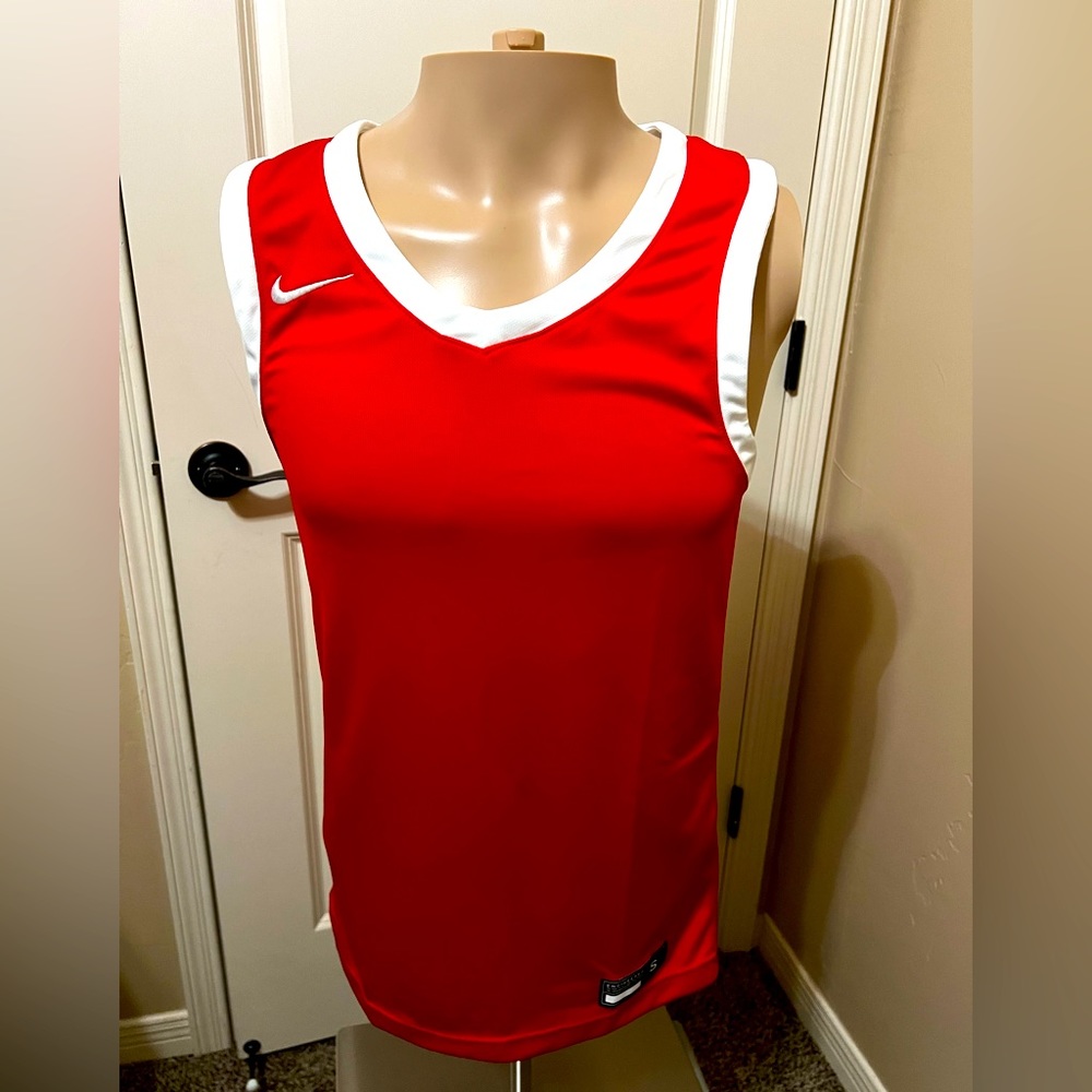 Men’s Nike sleeveless top. Size small. New with tags